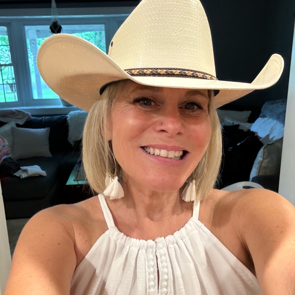 Meet your Posher, Nicole